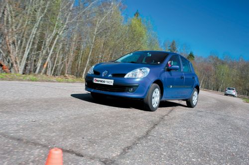 Сравнительный тест Renault Clio 3 и 14 автомобилей одноклассников