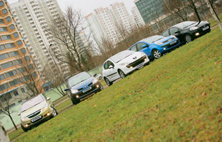 Сравниваем Renault Clio III и других одноклассников