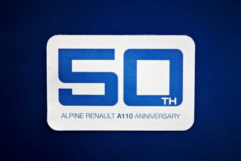 Юбилейный логотип Renault Alpine 110-50