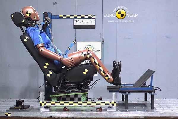 Краш-тест Renault Fluence Z.E. EuroNCAP - тест на хлыстовую травму головы