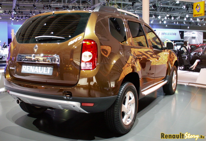 Renault Duster - вид сзади