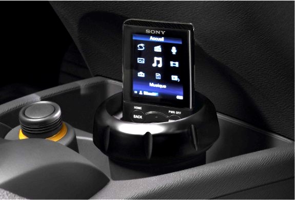 Renault Twingo Walkman - портативный MP3-плеер