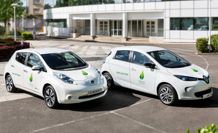 Электрокары Nissan Leaf и Renault Zoe