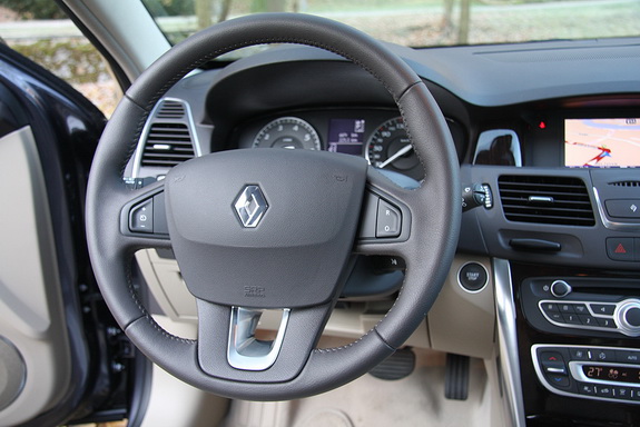 Renault Latitude - новый интернациональный седан